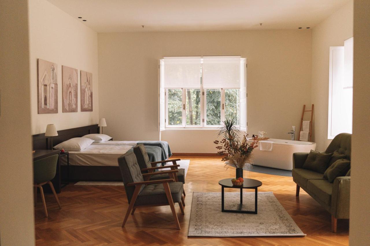 Bed and Breakfast Dvorac Jankovic Suhopolje Екстер'єр фото